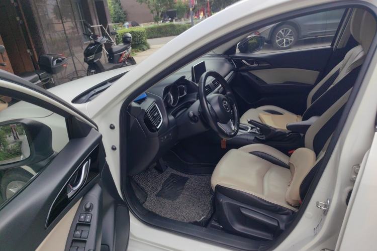 Used Mazda 3 Axela 2014 Sedan 2.0L Automatic Sport Model Driver Seat