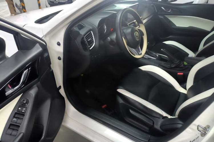 Used Mazda 3 Axela 2014 Sedan 1.5L Automatic Comfort Model Driver Seat