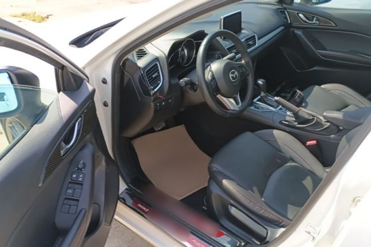 Used Mazda 3 Axela 2014 Sedan 2.0L Automatic Flagship Model Driver Seat