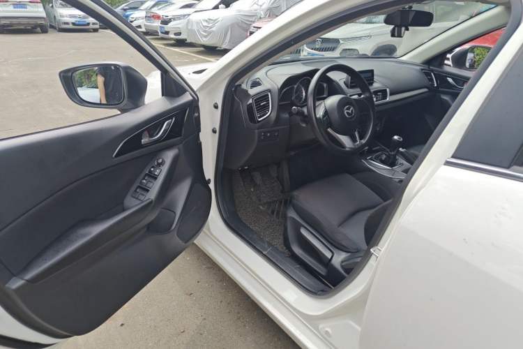 Used Mazda 3 Axela 2014 Sedan 1.5L Manual Comfort Model Driver Seat