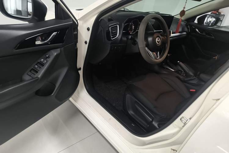Used Mazda 3 Axela 2014 Sedan 1.5L Automatic Comfort Model Driver Seat