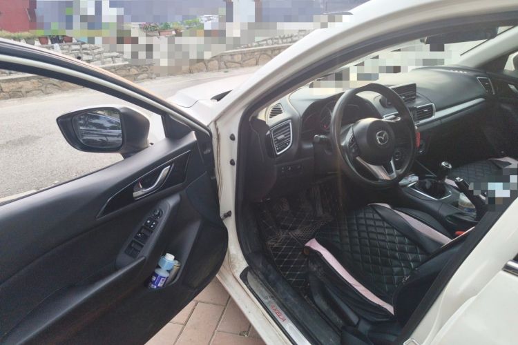 Used Mazda 3 Axela 2014 Hatchback 1.5L Manual Comfort Model Driver Seat