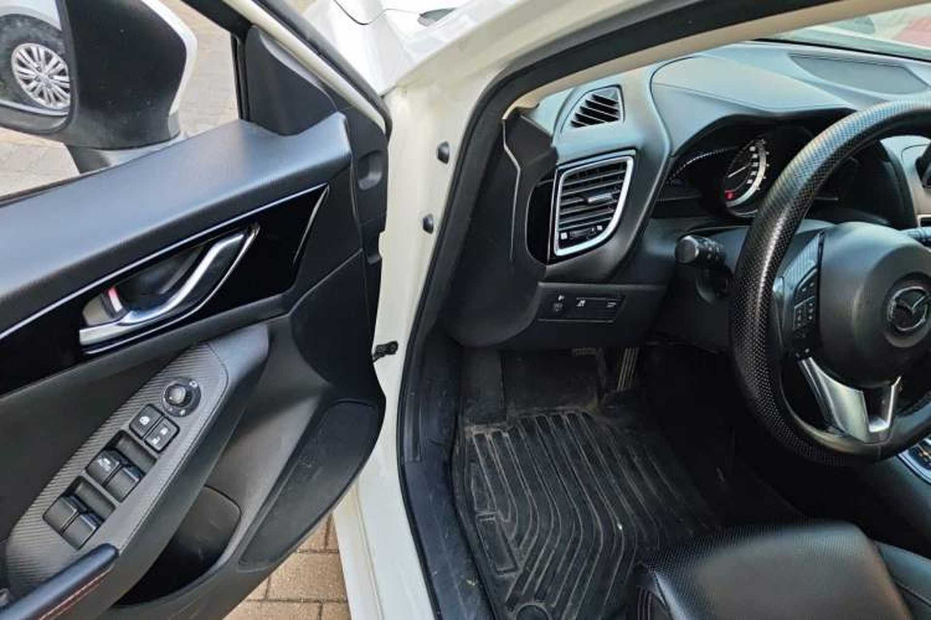 Used Mazda 3 Axela 2014 Hatchback 2.0L Automatic Sport Model Driver Seat