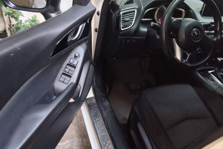 Used Mazda 3 Axela 2014 Sedan 1.5L Automatic Luxury Model Driver Seat