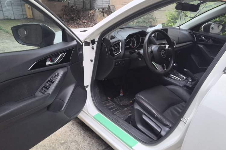 Used Mazda 3 Axela 2014 Sedan 1.5L Automatic Luxury Model Driver Seat