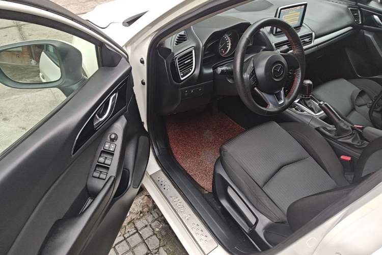 Used Mazda 3 Axela 2014 Sedan 1.5L Automatic Comfort Model Driver Seat