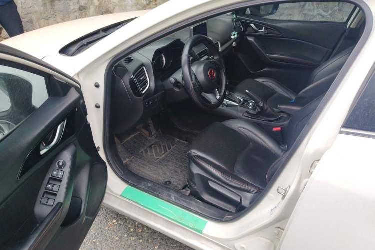 Used Mazda 3 Axela 2014 Sedan 2.0L Automatic Sport Model Driver Seat