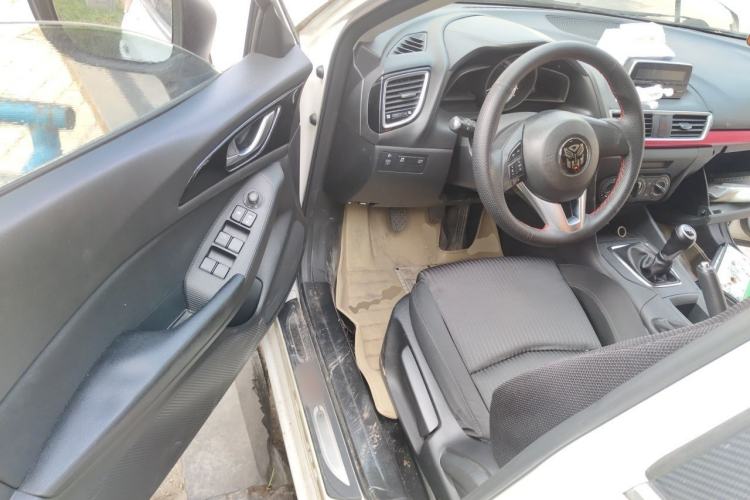 Used Mazda 3 Axela 2014 Sedan 1.5L Manual Comfort Model Driver Seat