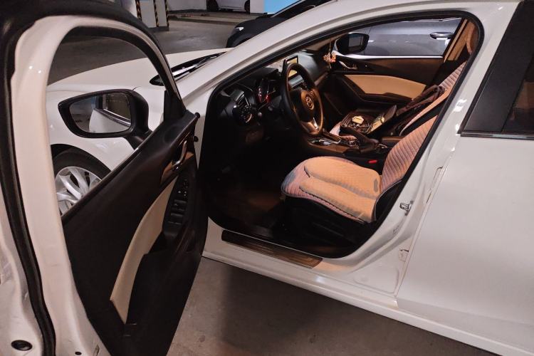Used Mazda 3 Axela 2014 Sedan 2.0L Automatic Sport Model Driver Seat