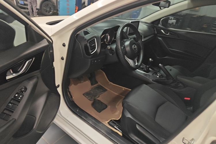 Used Mazda 3 Axela 2014 Sedan 1.5L Manual Comfort Model Driver Seat