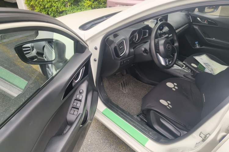 Used Mazda 3 Axela 2014 Sedan 1.5L Automatic Luxury Model Driver Seat