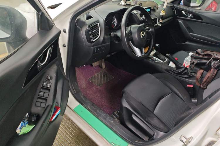 Used Mazda 3 Axela 2014 Sedan 1.5L Automatic Comfort Model Driver Seat