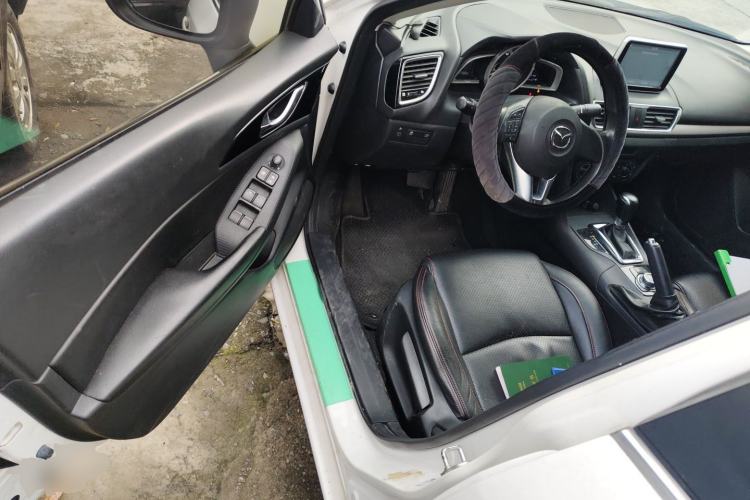Used Mazda 3 Axela 2014 Sedan 1.5L Automatic Comfort Model Driver Seat