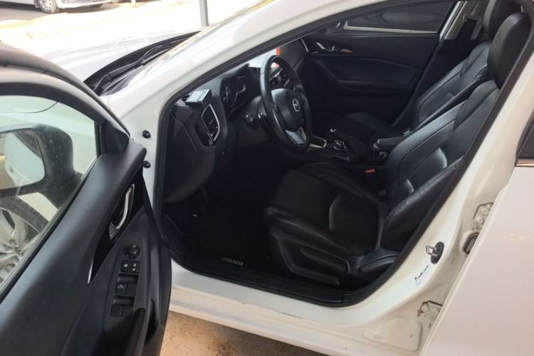 Used Mazda 3 Axela 2014 Hatchback 2.0L Automatic Flagship Model Driver Seat