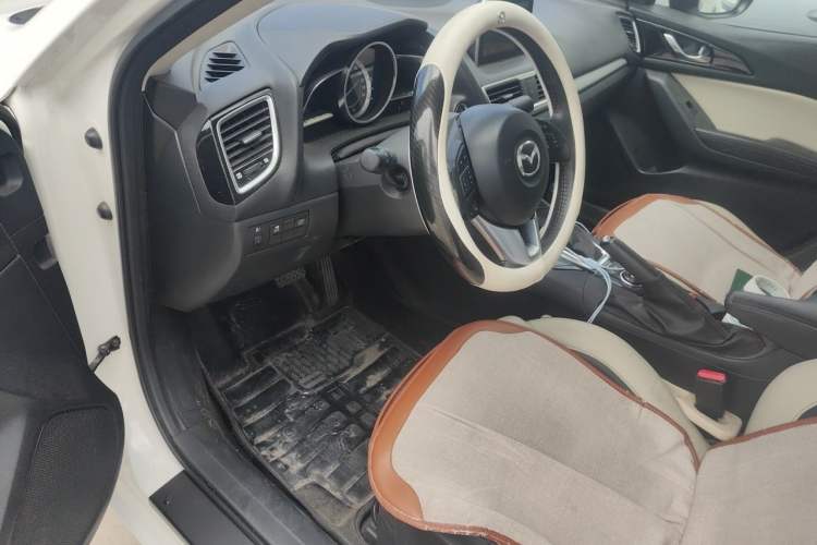 Used Mazda 3 Axela 2014 Sedan 2.0L Automatic Sport Model Driver Seat