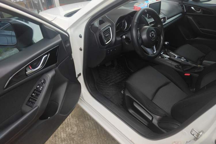 Used Mazda 3 Axela 2014 Sedan 1.5L Automatic Comfort Model Driver Seat