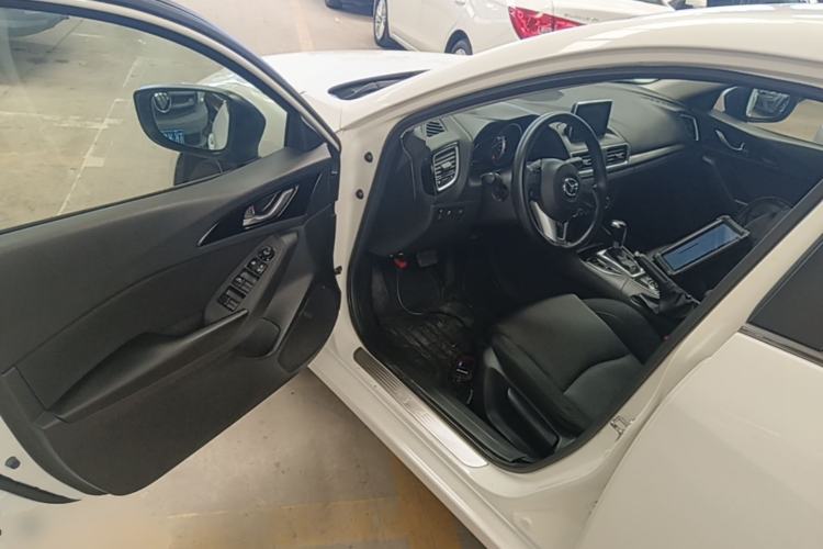 Used Mazda 3 Axela 2014 Sedan 1.5L Automatic Luxury Model Driver Seat