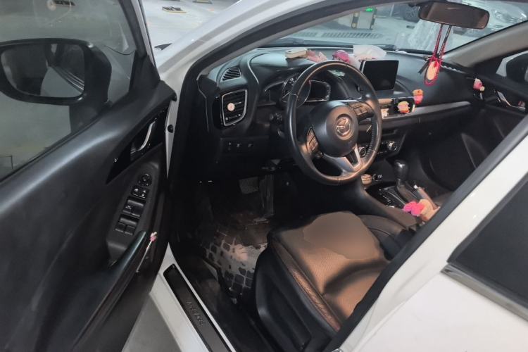 Used Mazda 3 Axela 2014 Sedan 2.0L Automatic Sport Model Driver Seat