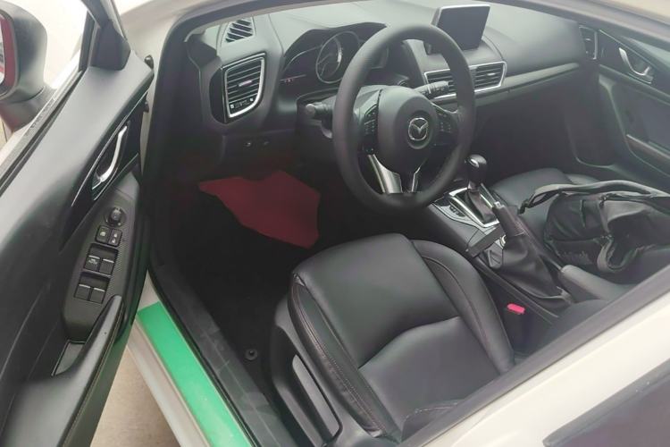 Used Mazda 3 Axela 2014 Hatchback 2.0L Automatic Flagship Model Driver Seat