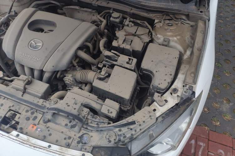 Used Mazda 3 Axela 2014 Sedan 1.5L Manual Comfort Model Engine Bay Left
