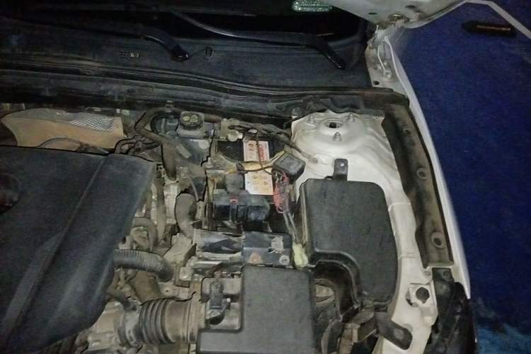 Used Mazda 3 Axela 2014 Sedan 1.5L Automatic Comfort Model Engine Bay Left