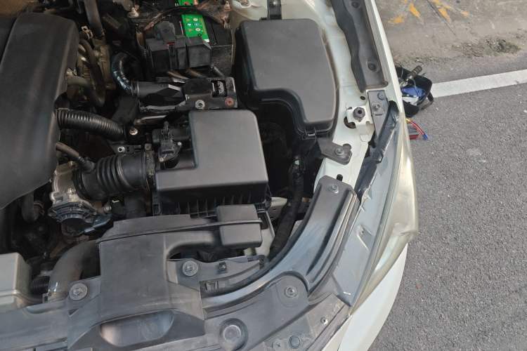 Used Mazda 3 Axela 2014 Hatchback 1.5L Manual Comfort Model Engine Bay Left