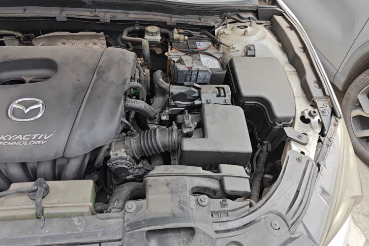 Used Mazda 3 Axela 2014 Sedan 1.5L Manual Comfort Model Engine Bay Left