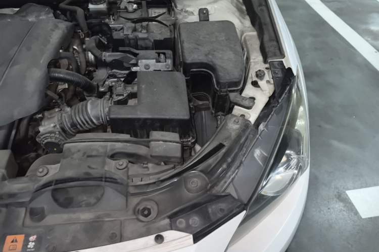 Used Mazda 3 Axela 2014 Sedan 1.5L Automatic Luxury Model Engine Bay Left