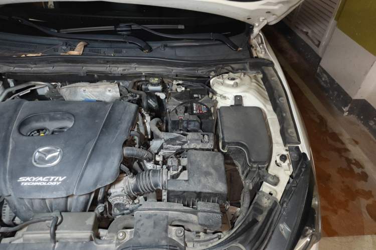 Used Mazda 3 Axela 2014 Sedan 1.5L Automatic Luxury Model Engine Bay Left
