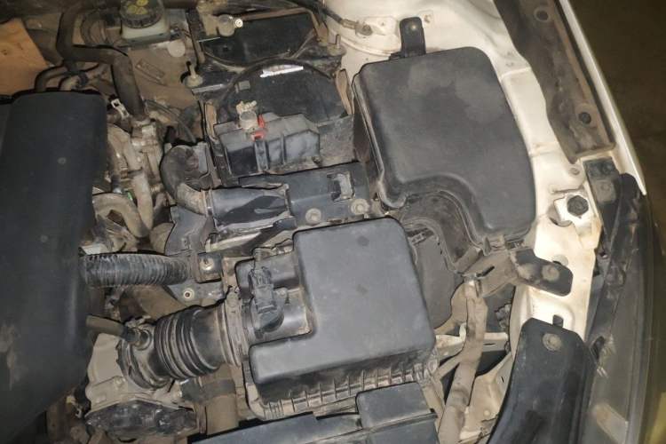 Used Mazda 3 Axela 2014 Sedan 1.5L Automatic Luxury Model Engine Bay Left