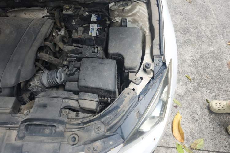 Used Mazda 3 Axela 2014 Sedan 2.0L Automatic Sport Model Engine Bay Left