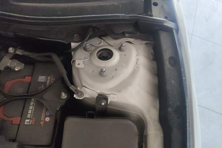 Used Mazda 3 Axela 2014 Sedan 1.5L Automatic Comfort Model Engine Bay Left