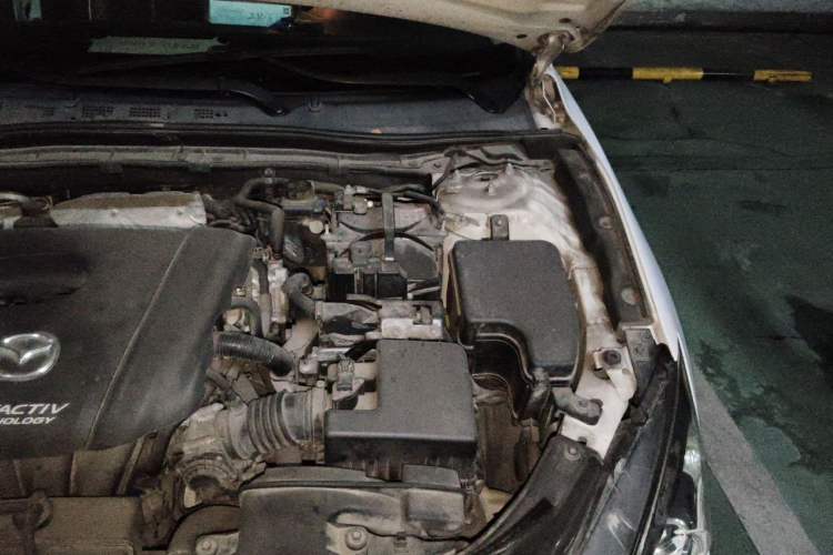 Used Mazda 3 Axela 2014 Sedan 1.5L Automatic Luxury Model Engine Bay Left