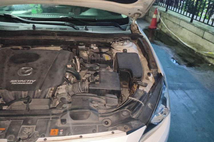 Used Mazda 3 Axela 2014 Sedan 1.5L Automatic Luxury Model Engine Bay Left