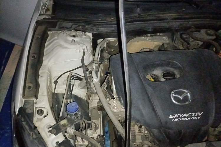 Used Mazda 3 Axela 2014 Sedan 1.5L Automatic Comfort Model Engine Bay Right