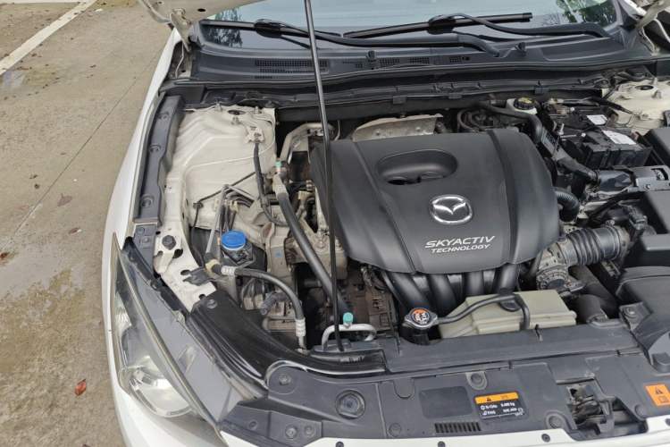 Used Mazda 3 Axela 2014 Sedan 1.5L Manual Comfort Model Engine Bay Right