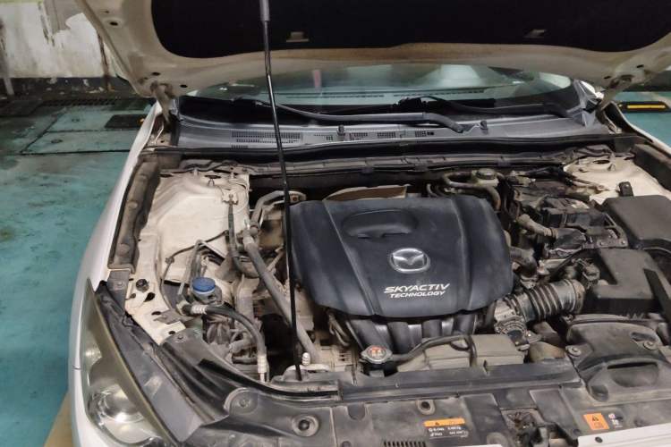 Used Mazda 3 Axela 2014 Sedan 1.5L Automatic Luxury Model Engine Bay Right