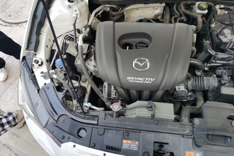 Used Mazda 3 Axela 2014 Sedan 1.5L Automatic Comfort Model Engine Bay Right