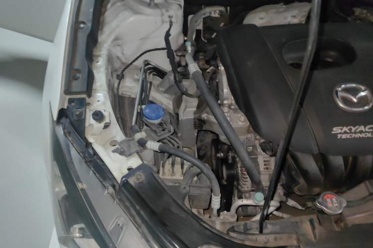 Used Mazda 3 Axela 2014 Sedan 1.5L Automatic Luxury Model Engine Bay Right