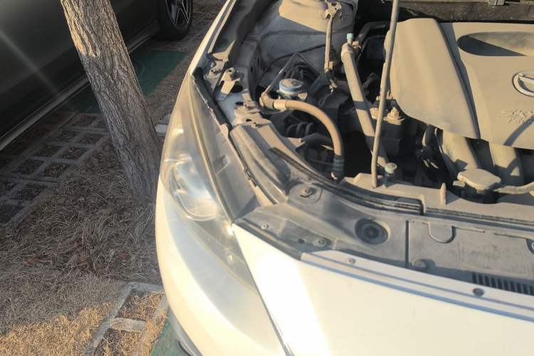Used Mazda 3 Axela 2014 Sedan 1.5L Automatic Luxury Model Engine Bay Right