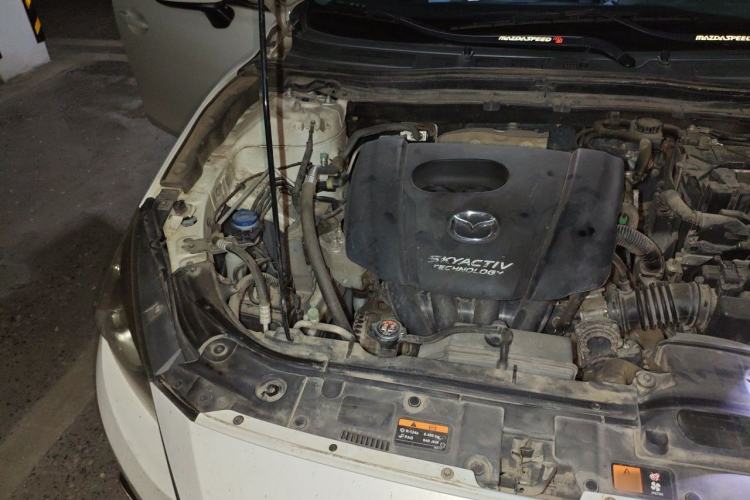 Used Mazda 3 Axela 2014 Sedan 1.5L Manual Comfort Model Engine Bay Right