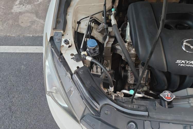 Used Mazda 3 Axela 2014 Hatchback 1.5L Manual Comfort Model Engine Bay Right