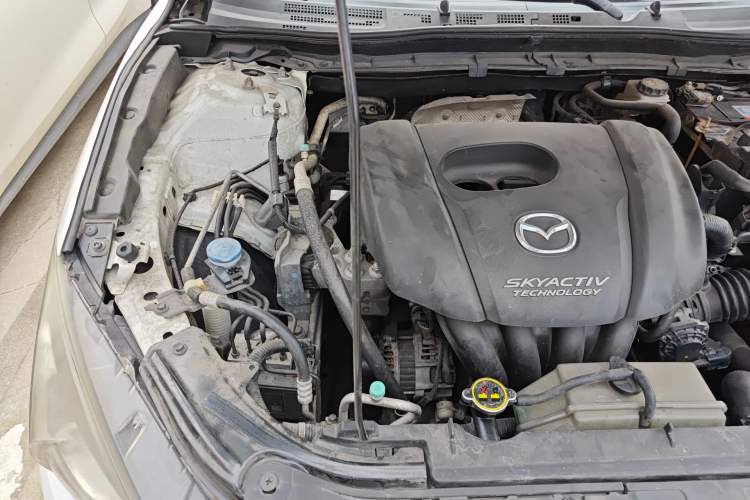 Used Mazda 3 Axela 2014 Sedan 1.5L Manual Comfort Model Engine Bay Right