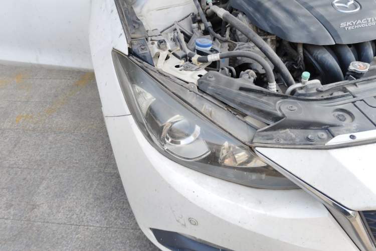 Used Mazda 3 Axela 2014 Sedan 1.5L Manual Comfort Model Engine Bay Right