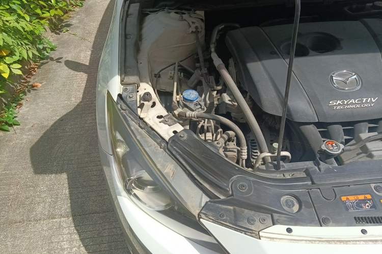 Used Mazda 3 Axela 2014 Sedan 2.0L Automatic Flagship Model Engine Bay Right