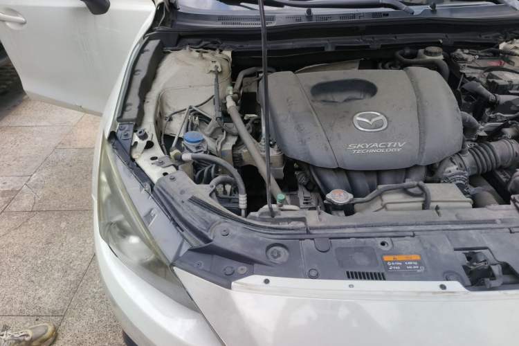 Used Mazda 3 Axela 2014 Sedan 1.5L Automatic Luxury Model Engine Bay Right