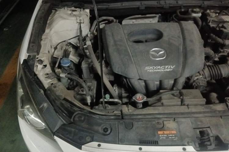 Used Mazda 3 Axela 2014 Sedan 1.5L Automatic Comfort Model Engine Bay Right