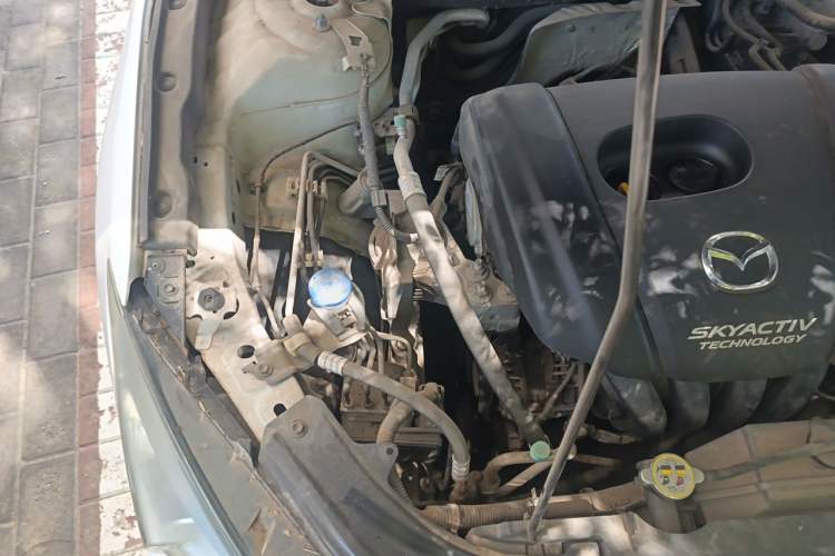 Used Mazda 3 Axela 2014 Sedan 1.5L Automatic Luxury Model Engine Bay Right