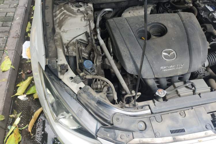 Used Mazda 3 Axela 2014 Sedan 2.0L Automatic Sport Model Engine Bay Right