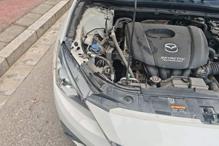 Used Mazda 3 Axela 2014 Sedan 1.5L Automatic Luxury Model Engine Bay Right